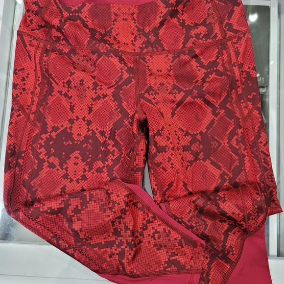 Lululemon cropped leggings - Picture 1 of 2